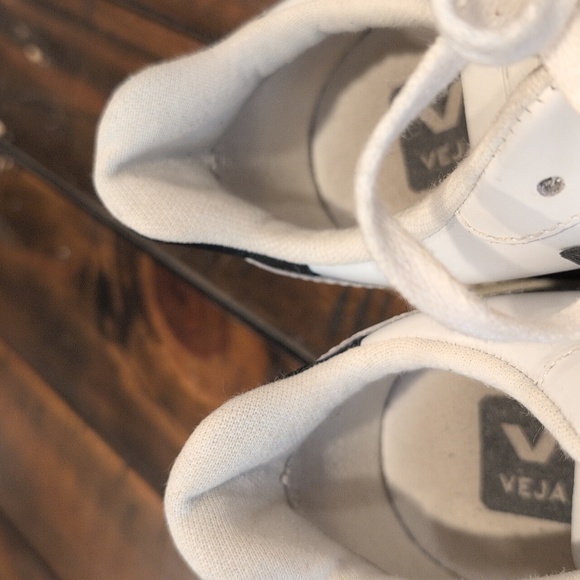 Veja v-10 sneakers - Picture 11 of 16